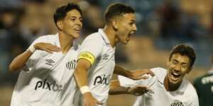 BRASILEIRO SUB-17: Em clássico de viradas, Santos vence o Palmeiras