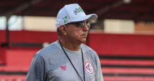 Série C: Técnico evita falar sobre o rebaixamento do Campinense-PB e culpa arbitragem