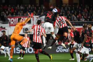 Estudiantes-ARG 0 x 1 Athletico-PR - Furacão devasta La Plata