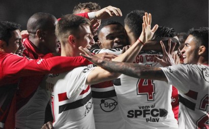 São Paulo avança nos pênaltis e está na semifinal