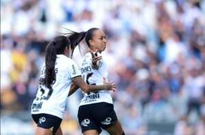 BRASILEIRO FEMININO: Corinthians supera o Palmeiras e leva vantagem na semi