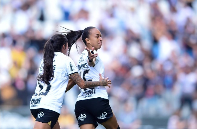 BRASILEIRO FEMININO: Corinthians supera o Palmeiras e leva vantagem na semiBRASILEIRO FEMININO: Corinthians supera o Palmeiras e leva vantagem na semi