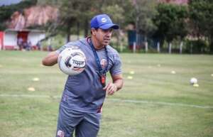Série B: Apresentado, treinador reconhece momento delicado do Náutico