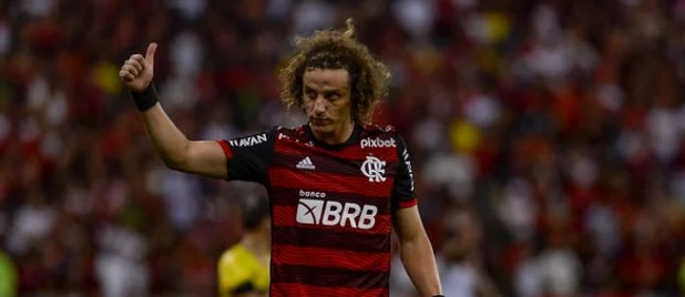 STJD apenas multa Flamengo por confusões da torcida e adverte David Luiz