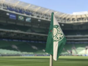 Após ataque hacker, Palmeiras suspende venda de ingressos da Libertadores 2 Palmeiras bandeira