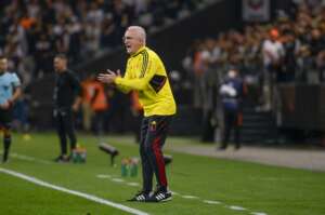 Com Dorival, Flamengo emplaca série invicta, volta a brilhar e mira títulos