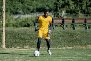 Série C: Yuri, goleiro do Vitória, diz que viveu o jogo mais importante da carreira