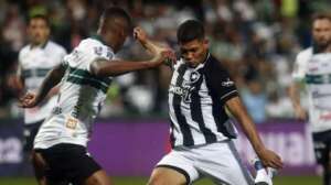 Botafogo negocia artilheiro da temporada com clube de Portugal