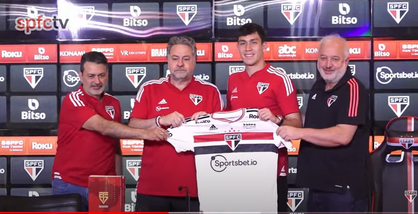Zagueiro é apresentado no São Paulo e destaca expectativa em defender o Tricolor