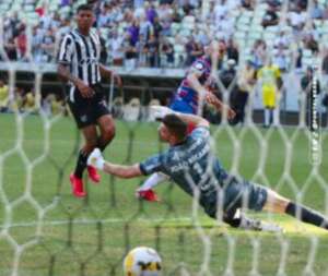 Técnico do Fortaleza festeja vitória no clássico e dá alerta