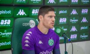 Série B: Goleiro do Guarani diz que bola é mais rápida e pede desculpas