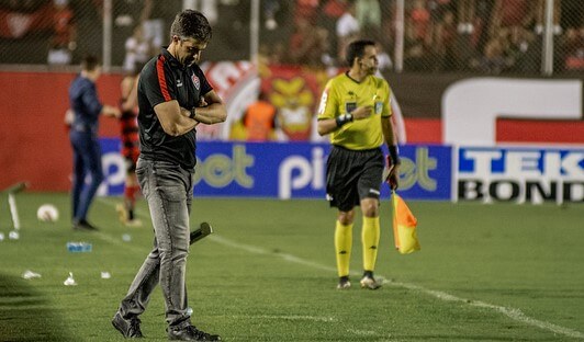 joao burse treinador vitoria