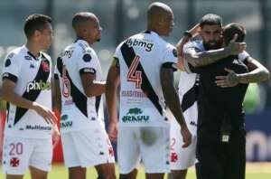 Série B: Elenco do Vasco defende efetivação de interino