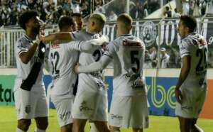 Ponte Preta 2 x 0 Bahia - Vitória 1.000 no Majestoso em grande estilo