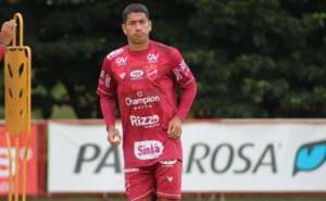Ídolo do Corinthians luta contra o rebaixamento na Série B