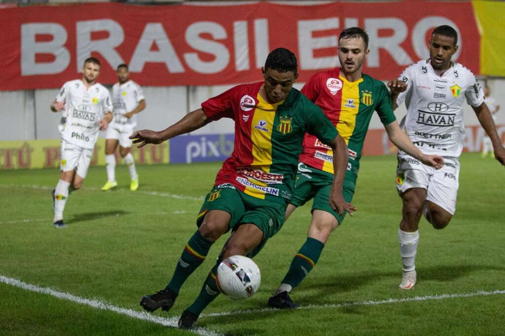 Sampaio Corrêa x Bahia - Bolívia Querida quer a vitória contra vice-líder
