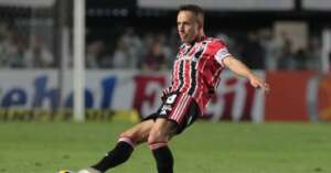 Lateral elogia São Paulo reserva na derrota para o Santos