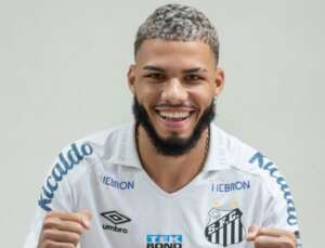 Nathan se apresenta ao Santos e revela sonho de defender o clube: 'É um honra'