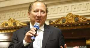 Arrependido? Textor diz que gastou mais e contratou quem não necessitava no Botafogo