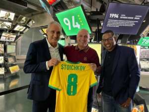 Camisa da seleção não pertence a partido, diz Tite em entrevista exclusiva