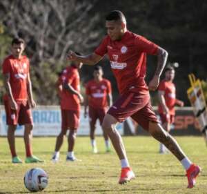 Tombense x Brusque - Gavião ainda sonha em se aproximar do G-4