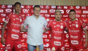 Série B: Vila Nova apresenta trio com ex-Avaí e ex-Santa Cruz