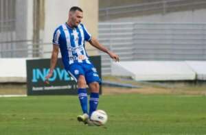 Avaí negocia com zagueiro de time que está no Z4 da Série B