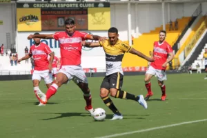 Série B: CRB que está invicto em casa há 11 jogos recebe o Criciúma que não vence como visitante