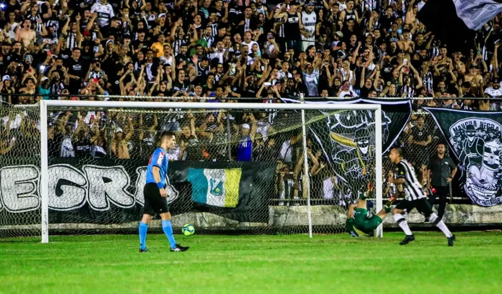 Série D: Herói do ASA-AL, Didirá disse que quis bater o último pênalti 2 Didira batendo penalti