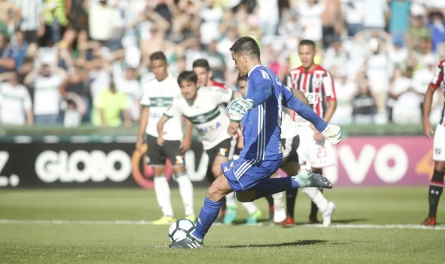 Série C: Goleiro do Figueirense, Wilson está apenas atrás de Rogério Ceni em artilharia 2 wilson goleiro figueirense
