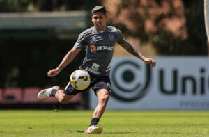 Gigante português prepara oferta para tirar meia do Atlético-MG