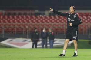 Ceni evita falar em troca no gol no São Paulo: 'Vamos escolher o que for melhor'