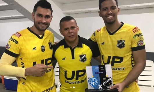 Matheus Nogueira saiu como melhor em campo na Curuzu 