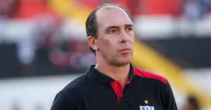 Série C: Paulo Baier vive maior seca de vitórias com o Botafogo-SP antes da decisão