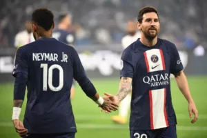 FRANCÊS: Com assistência de Neymar e gol de Messi, PSG define clássico com Lyon