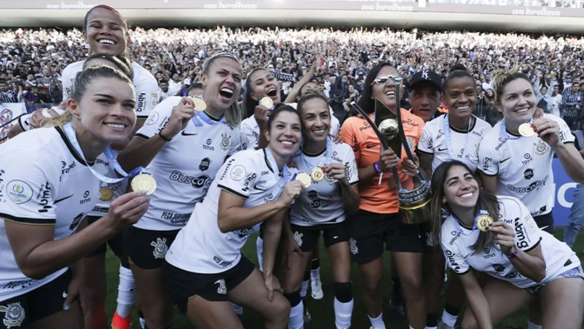 Jogadora do Corinthians pede jogo na Arena e presidente considera