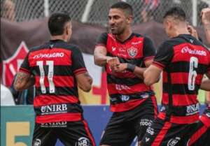 SÉRIE C: Vitória ganha do Figueirense e fica mais perto do acesso