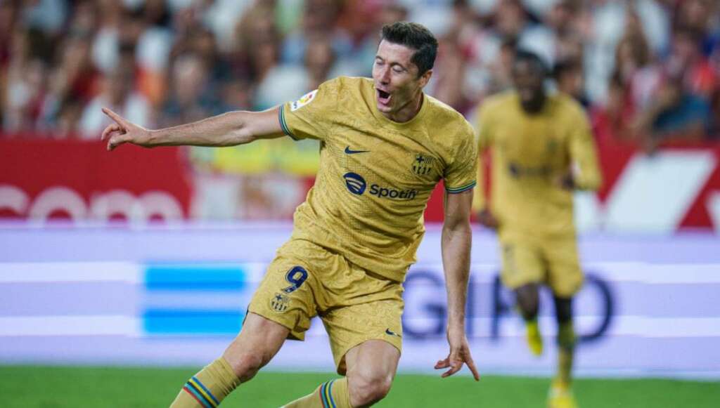 ESPANHOL: Barça bate Sevilla com gols de Raphinha e Lewandowski e continua na cola do Real