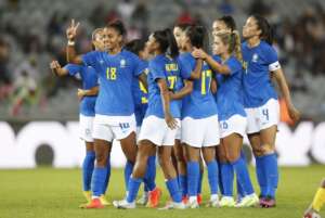 AMISTOSOS: Seleção feminina aproveita erros e ganha fácil da África do Sul