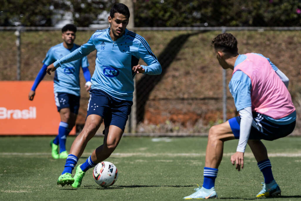Cruzeiro quebra recordes contra o Criciúma com olhos do ‘dono’ Ronaldo