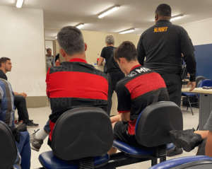 Torcedor que assediou repórter antes do jogo do Flamengo recebe alvará de soltura