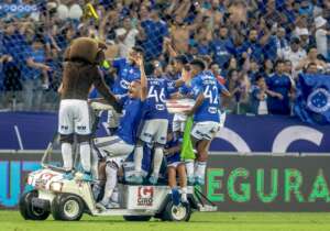 Seleção FI da 31ª rodada da Série B com Pezzolano e 'laterais infernais'