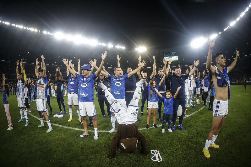 Com Ronaldo de juliet, veja as MELHORES FOTOS da festa do acesso do Cruzeiro
