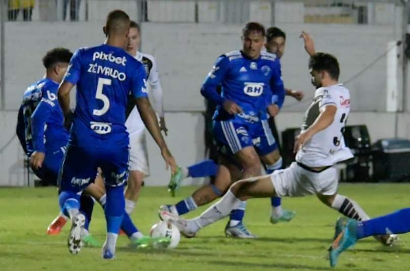 Ponte Preta é goleada pelo líder Cruzeiro. Veja as notas!