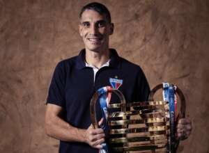 Vojvoda completa 500 dias no Fortaleza e presidente enche a bola do argentino