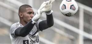 Eita! Santos afasta goleiro reserva por conta de faltas e indisciplina