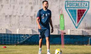 Herói do Fortaleza contra o Flamengo quer fechar contrato para ano que vem