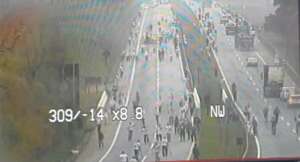 Organizadas do Palmeiras e Cruzeiro brigam na Fernão Dias