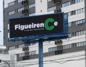 Torcedores provocam com painel em Florianópolis após Figueirense não conseguir acesso na Série C