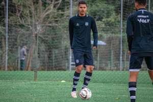 Série C: Lateral do Figueirense e evita fazer projeções sobre acesso: 'Jogo após jogo'